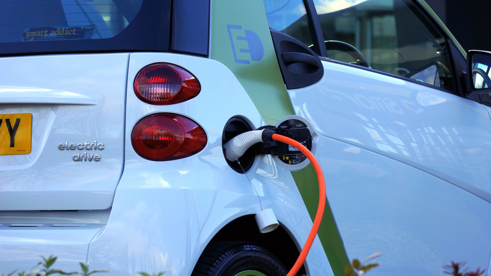 Walmart to introduce EV charging stations