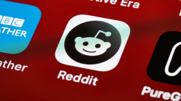 Reddit application logo.